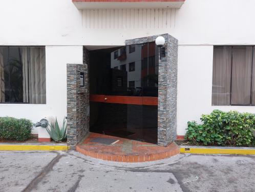 Departamento en Alquiler de 3 dormitorios ubicado en Santiago De Surco