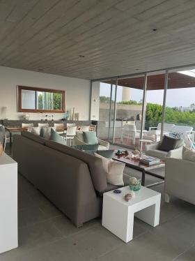 Casa de Playa en Venta ubicado en Asia a $650,000
