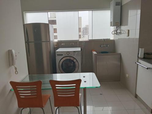 Departamento en Alquiler de 3 dormitorios ubicado en Miraflores