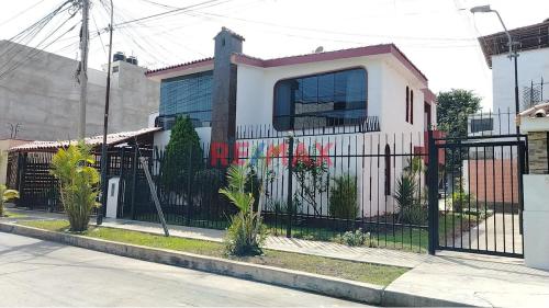 Casa en Venta ubicado en Santiago De Surco a $360,000