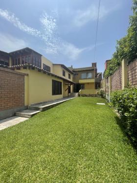 Casa en Venta ubicado en Ave Laguna Grande 1210