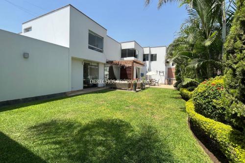 Casa en Venta ubicado en La Molina a $650,000