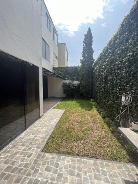 Casa en Venta ubicado en La Molina a $400,000