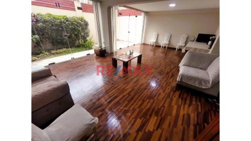 Departamento de 5 dormitorios y 3 baños ubicado en San Luis