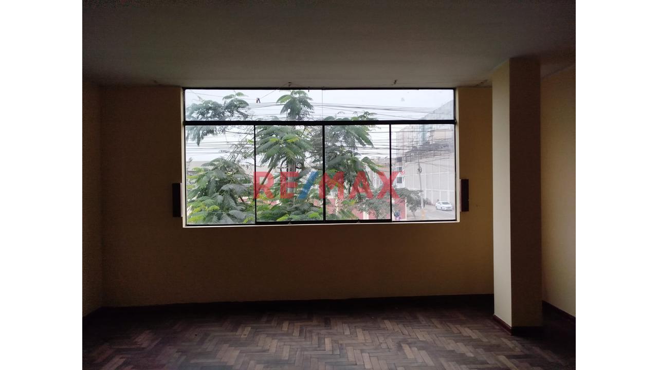 Departamento en Alquiler ubicado en Comas a $320