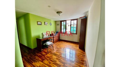 Bajo precio Casa en Venta en Santiago De Surco