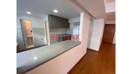 Bajo precio Departamento en Alquiler en Miraflores