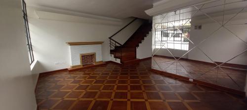 Casa de 5 dormitorios ubicado en Pueblo Libre