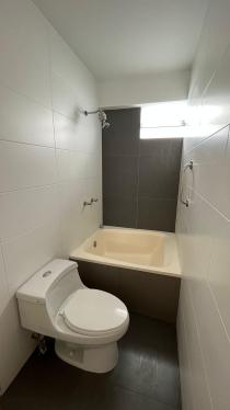 Departamento de 3 dormitorios y 3 baños ubicado en San Isidro