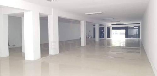 Local comercial en Alquiler ubicado en Av. Petit Thouars