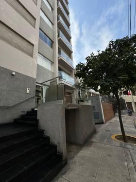 Departamento en Venta de 3 dormitorios ubicado en Miraflores