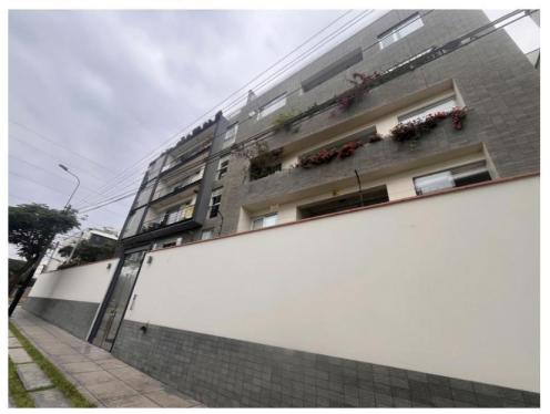 Departamento de 2 dormitorios y 2 baños ubicado en Santiago De Surco