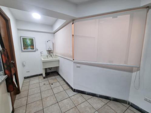 Baño de servicio