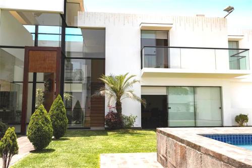 Casa en Venta a $765,000