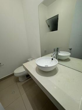 Baño de servicio