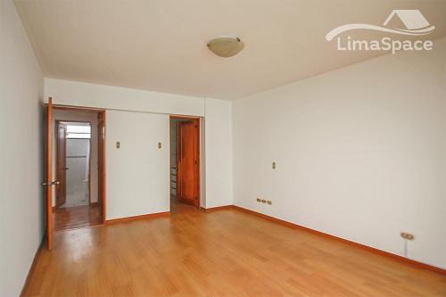 Departamento de 3 dormitorios y 2 baños ubicado en Miraflores