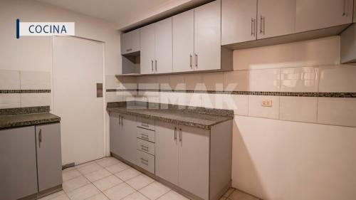 Departamento en Venta de 2 dormitorios ubicado en Santiago De Surco