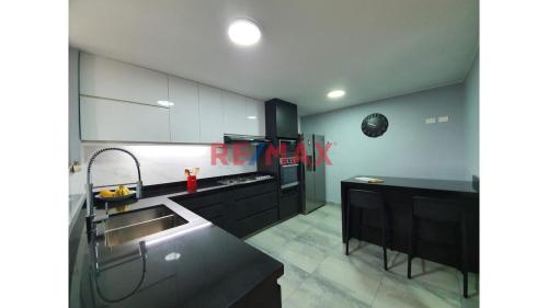 Departamento de 3 dormitorios ubicado en Santiago De Surco