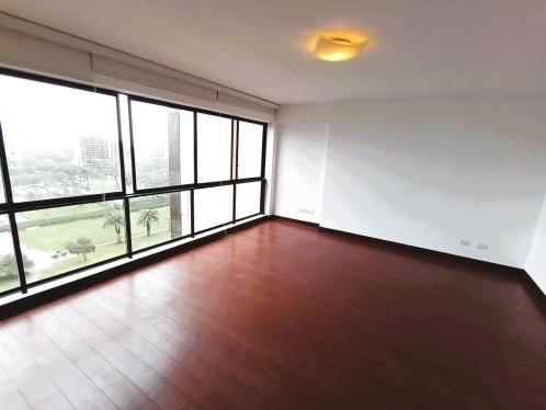 Departamento de 3 dormitorios y 3 baños ubicado en San Isidro