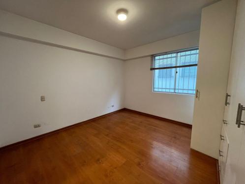 Departamento de 3 dormitorios y 2 baños ubicado en Surquillo