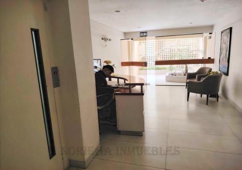 Bajo precio Departamento en Alquiler en Miraflores