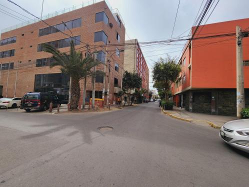 Amplio Local comercial ubicado en Cercado De Lima