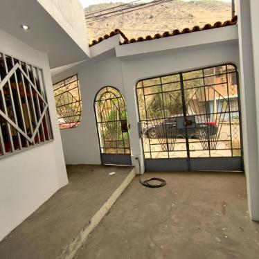 Casa de 4 dormitorios y 2 baños ubicado en San Juan De Lurigancho