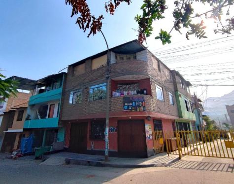 Casa de 4 dormitorios ubicado en San Juan De Lurigancho