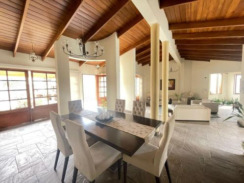 Casa de 5 dormitorios y 4 baños ubicado en La Molina