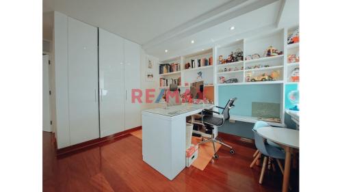 Departamento en Venta de 5 dormitorios ubicado en Santiago De Surco