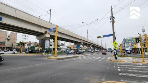 Local Industrial de 2 dormitorios ubicado en Santiago De Surco