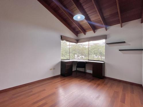 Departamento ubicado en Santiago De Surco al mejor precio