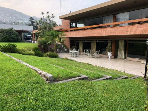 Bajo precio Casa en Venta en Santiago De Surco