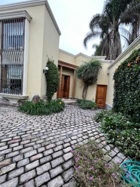 Casa a $800,000