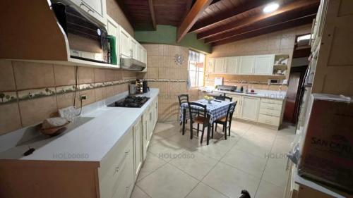 Casa de 3 dormitorios y 2 baños ubicado en Santiago De Surco