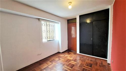 Departamento de 2 dormitorios y 2 baños ubicado en Santiago De Surco