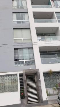 Departamento en Venta de 3 dormitorios ubicado en Ate