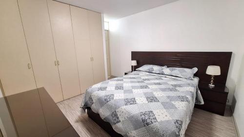 Departamento en Alquiler de 3 dormitorios ubicado en Miraflores