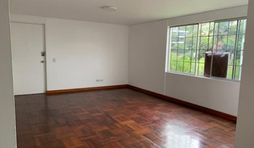 Bajo precio Departamento en Alquiler en Miraflores