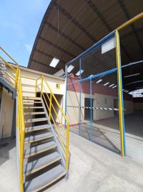 Local Industrial en Alquiler ubicado en Calle San Luis 225