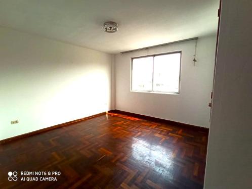 Departamento de 4 dormitorios y 2 baños ubicado en Rimac