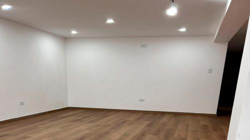 Departamento de 4 dormitorios y 3 baños ubicado en San Juan De Lurigancho