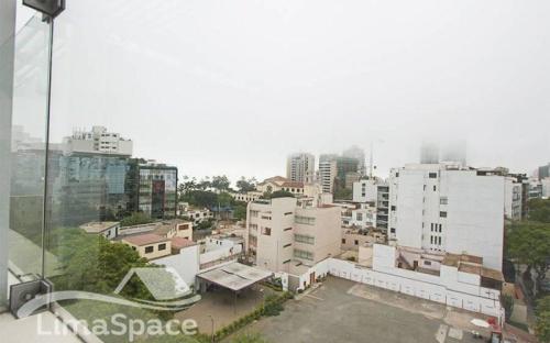 Departamento en Alquiler de 3 dormitorios ubicado en Miraflores