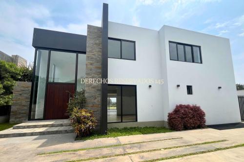 Casa en Venta ubicado en La Molina a $999,000