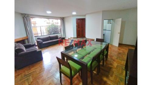 Departamento de 3 dormitorios y 3 baños ubicado en La Molina