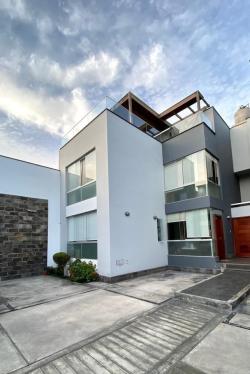 Casa en Venta de 3 dormitorios ubicado en Santiago De Surco