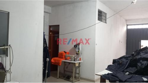 Bajo precio Depósito en Venta en Carabayllo