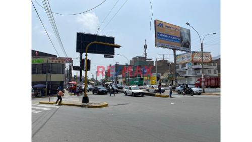 Amplio Casa ubicado en Comas