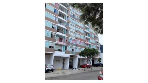 Departamento de 3 dormitorios y 3 baños ubicado en Magdalena Del Mar