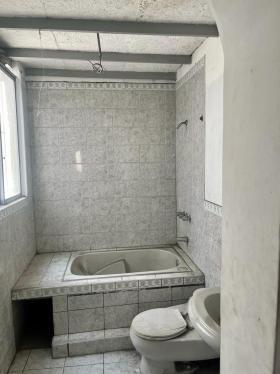 Departamento de 3 dormitorios y 2 baños ubicado en Surquillo